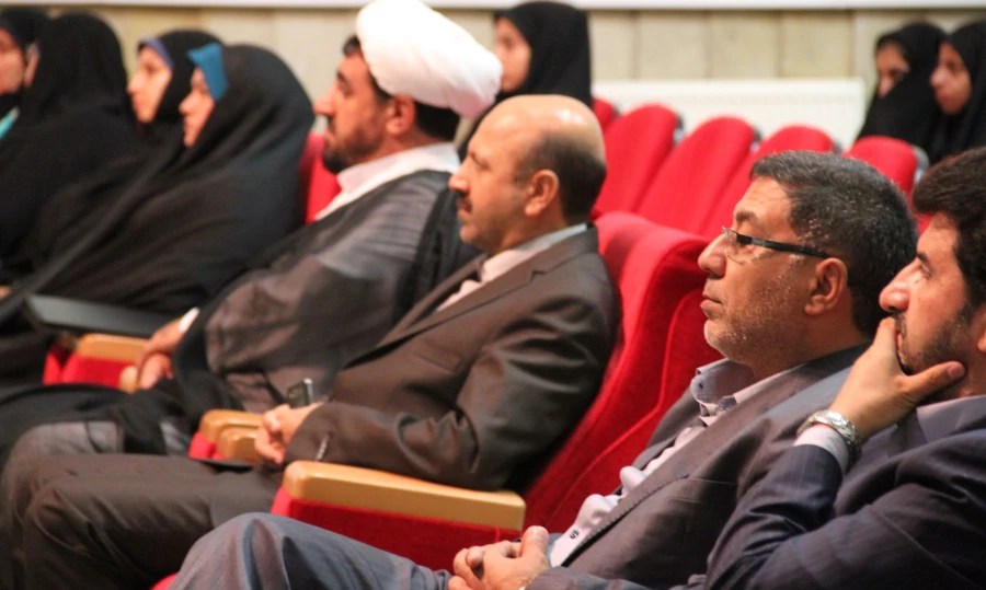 صبح امروز در مرکز شهید باهنر تهران برگزار شد:

آیین استقبال از دانشجو معلمان جدید الورود سال 1394 پردیس ها و مراکز آموزش عالی استان تهران 4