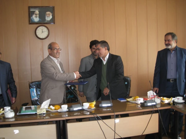 آیین تکریم دکتر انصاری راد سرپرست سابق مرکز آموزش عالی شهید بهشتی تهران و معارفه دکتر آزادی سرپرست جدید این مرکز برگزار شد 6