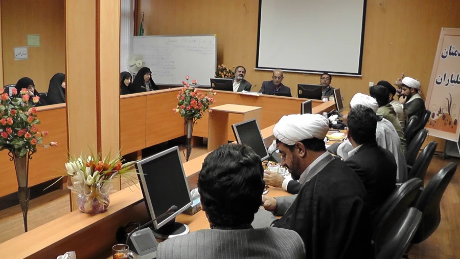 در سومین جلسه شورای فرهنگی مدیریت امور استانی تهران مطرح شد:

دکتر تاجیک اسماعیلی:خروجی فعالیت های فرهنگی_آموزشی ما باید دانشجو معلمی در طراز جمهوری اسلامی باشد 2