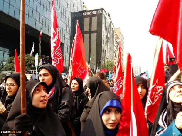 شرکت دانشجومعلمان درراهپیمایی سیزده آبان 3