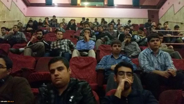 معاون آموزشی ، فرهنگی مدیریت پردیس ها و مراکز آموزش عالی استان تهران :

استقبال باشکوه دانشجو معلمان از فیلم های جشنواره رشد 2