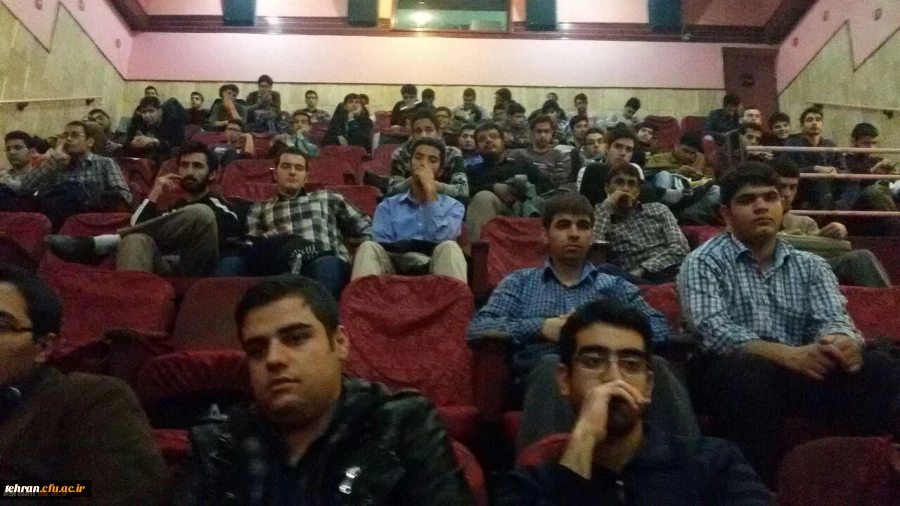 معاون آموزشی ، فرهنگی مدیریت پردیس ها و مراکز آموزش عالی استان تهران :

استقبال باشکوه دانشجو معلمان از فیلم های جشنواره رشد 2