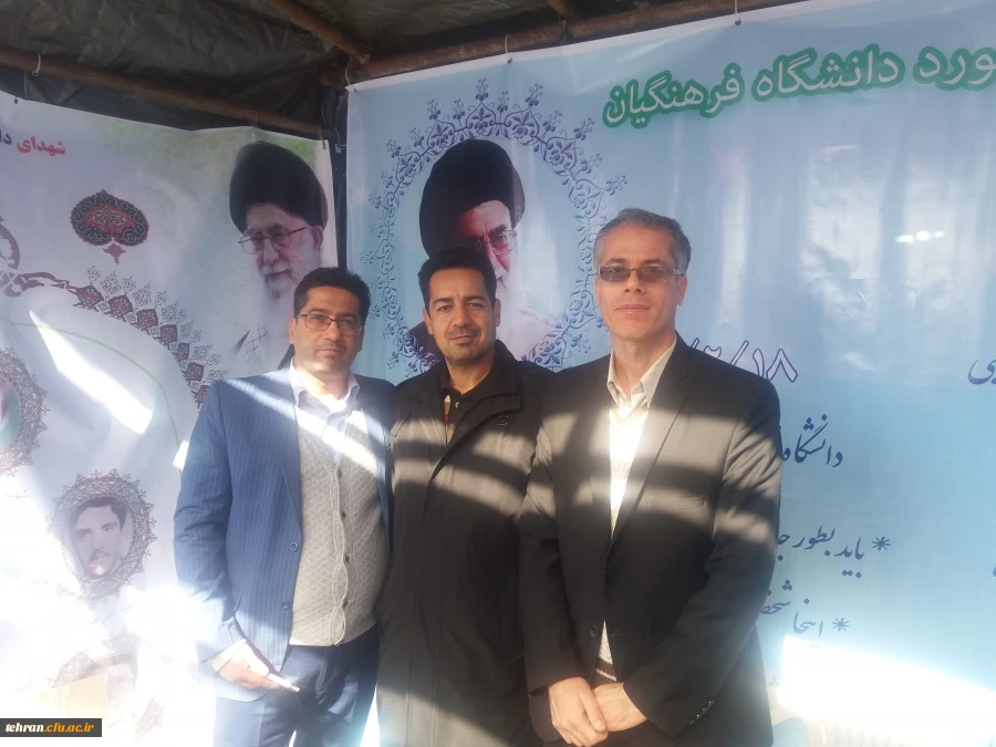 به همت مدیریت امور پردیس های استان تهران

برپایی غرفه  استکبارستیزی   در مسیر راهپیمایی 22 بهمن 3