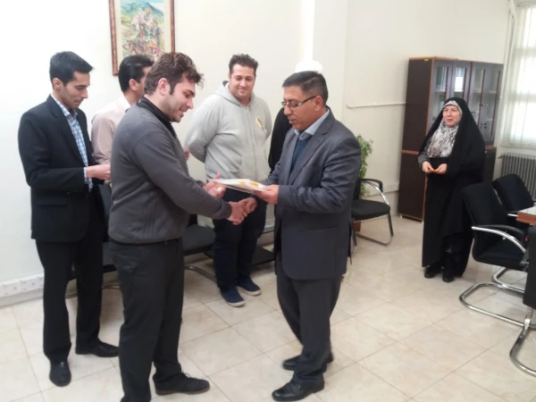 به همت مدیریت پردیس های استان تهران  برگزار شد

تقدیر از همکاران برگزیده در مسابقه دهه فجر 3