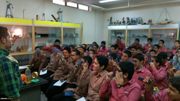 گزارشی از اقدامات گروه علمی « علم پویا » مرکز آموزش عالی شهید بهشتی تهران:

از آموزش نوین به دانش آموزان مناطق محروم تا انتخاب به عنوان گروه علمی برتر دانشجویی دانشگاه های کشور 2