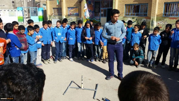 گزارشی از اقدامات گروه علمی « علم پویا » مرکز آموزش عالی شهید بهشتی تهران:

از آموزش نوین به دانش آموزان مناطق محروم تا انتخاب به عنوان گروه علمی برتر دانشجویی دانشگاه های کشور 3