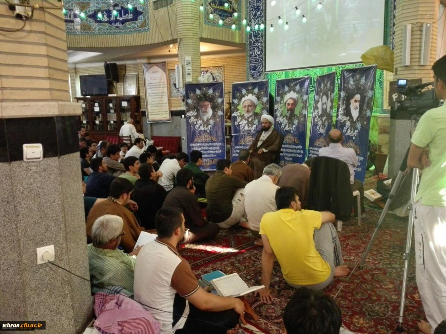 حضور دانشجو معلمان پردیس ها و مراکز استان تهران در مراسم معنوی اعتکاف  2