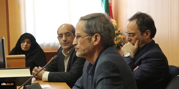 سرپرست دانشگاه فرهنگیان  در مراسم معارفه سرپرست جدید مدیریت امور پردیس های استان تهران مطرح کرد:

التزام به اخلاق فاخر سازمانی راهبرد مواجه با مسائل مدیریت استان تهران 4