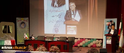 معاون دانشجویی دانشگاه فرهنگیان در اختتامیه« برنامه فرهنگی ارتقاء نقش تربیتی و اجتماعی معلم ویژه مهارت آموزان دختر ماده 28 دانشگاه فرهنگیان استان تهران:

معلمی یک هنر، حرفه و مهارت است و نگاه شغلی به آن اشتباه است