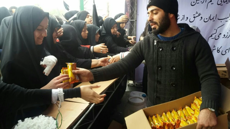 برپایی موکب و خدمتگزاری همکاران و دانشجویان پردیس ها و مراکز استان تهران از جاماندگان قافله اربعین  7