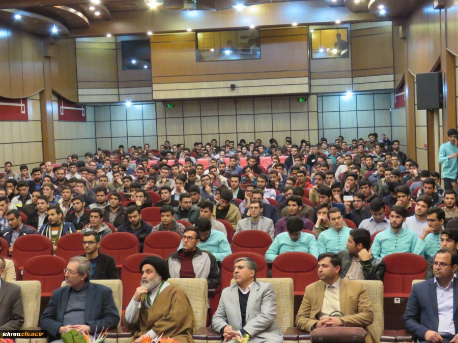 دکتر کامیابی در مراسم روز دانشجو در حضور وزیر آموزش و پرورش:

شرط اصلی در تضمین امروز و فردای دانشجو،میزان آگاهی ، تعهد و دفاع از تمدن و فرهنگ ایرانی اسلامی است 2