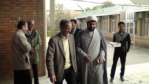 دیدار صمیمانه دکتر سبحانی با دانشجومعلمان  اهل سنت 3