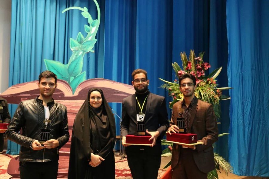 به مناسبت هفته پژوهش در دانشگاه فرهنگیان:

انتخاب  اساتید و دانشجو معلمان مراکز استان تهران به عنوان پژوهشگر برتر 2