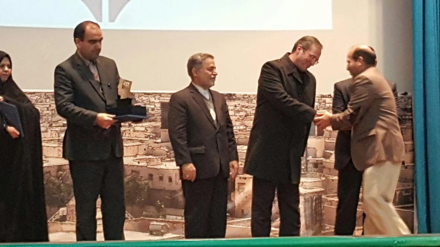 به مناسبت هفته پژوهش در دانشگاه فرهنگیان:

انتخاب  اساتید و دانشجو معلمان مراکز استان تهران به عنوان پژوهشگر برتر 2