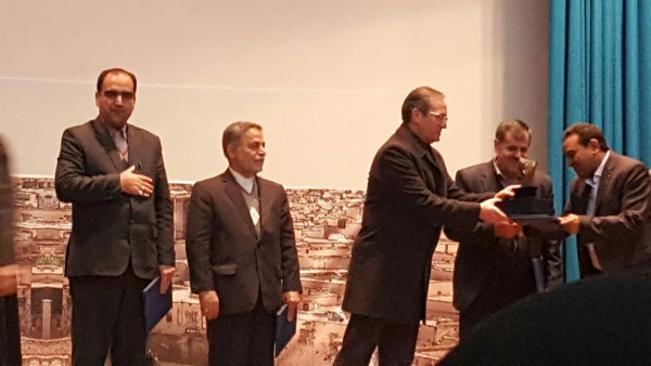 به مناسبت هفته پژوهش در دانشگاه فرهنگیان:

انتخاب  اساتید و دانشجو معلمان مراکز استان تهران به عنوان پژوهشگر برتر 2