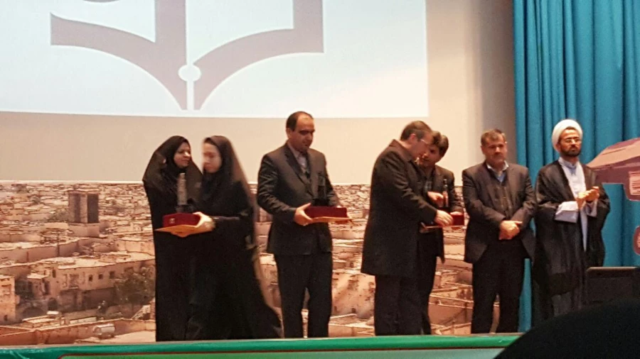 به مناسبت هفته پژوهش در دانشگاه فرهنگیان:

انتخاب  اساتید و دانشجو معلمان مراکز استان تهران به عنوان پژوهشگر برتر 2