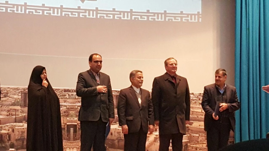 به مناسبت هفته پژوهش در دانشگاه فرهنگیان:

انتخاب  اساتید و دانشجو معلمان مراکز استان تهران به عنوان پژوهشگر برتر 2