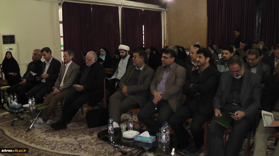 با حضور سرپرست امور پردیس های استان تهران در مرکز آموزش عالی شهدای مکه برگزراشد:

برگزاری مراسم ترحیم و بزرگداشت فرامرز نعمت الهی استاد ادبیات مرکز آموزش عالی شهید باهنر 2