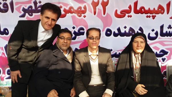 به همت مدیریت امور پردیس ها و مراکز استان تهران

 برپایی غرفه استگبار ستیزی در مسیر راهپیمایی 22 بهمن 3