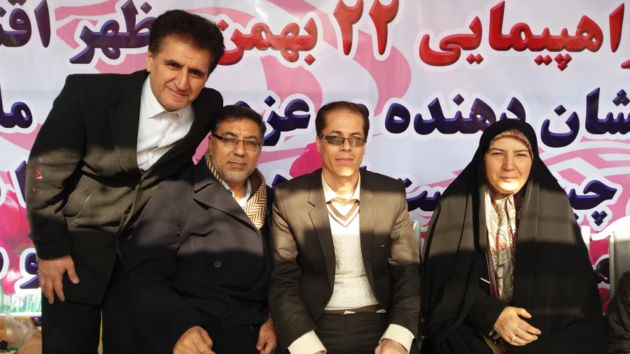 به همت مدیریت امور پردیس ها و مراکز استان تهران

 برپایی غرفه استگبار ستیزی در مسیر راهپیمایی 22 بهمن 3