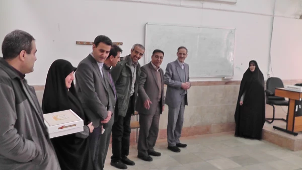 در آخرین روز های سال 95 :

بازدید سرزده مدیریت امور پردیس های استان تهران از تشکیل کلاس های آموزشی 2