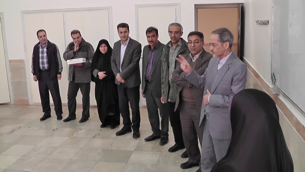 در آخرین روز های سال 95 :

بازدید سرزده مدیریت امور پردیس های استان تهران از تشکیل کلاس های آموزشی 2