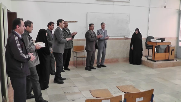 در آخرین روز های سال 95 :

بازدید سرزده مدیریت امور پردیس های استان تهران از تشکیل کلاس های آموزشی 2