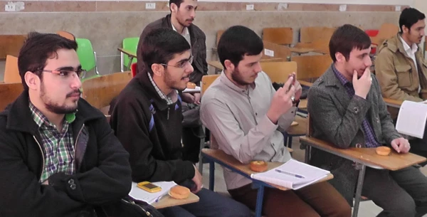 در آخرین روز های سال 95 :

بازدید سرزده مدیریت امور پردیس های استان تهران از تشکیل کلاس های آموزشی 2