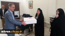 به مناسبت ولادت حضرت فاطمه زهرا (س) و روز زن:

دکتر سبحانی از کارکنان زن  مدیریت امور پردیس های استان تهران تجلیل کرد 2