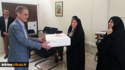 به مناسبت ولادت حضرت فاطمه زهرا (س) و روز زن:

دکتر سبحانی از بانوان مجموعه مدیریت امور پردیس های استان تهران تجلیل کرد