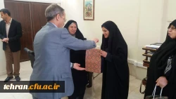 به مناسبت ولادت حضرت فاطمه زهرا (س) و روز زن:

دکتر سبحانی از کارکنان زن  مدیریت امور پردیس های استان تهران تجلیل کرد 2