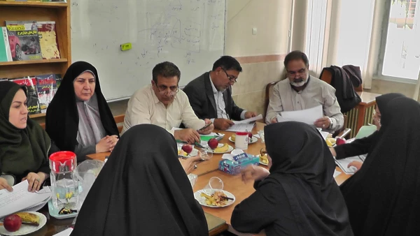 به مناسبت  بزرگداشت هفته آموزش 

ستاد انتخاب استاد نمونه هیات علمی ، مدرس و  پیشکسوت  استان تهران تشکیل جلسه داد 2