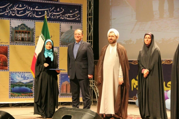 اعلام نتایج بیست و هفتمین جشنواره فرهنگی واجتماعی دانشجومعلمان

درخشش دانشجو معلمان استان تهران مرحله کشوری جشنواره فرهنگی اجتماعی دانشگاه فرهنگیان 2