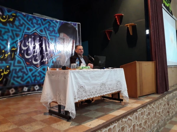 سخنرانی دکتر امانی و گفتگوی اساتید دانشگاه فرهنگیان با ایشان