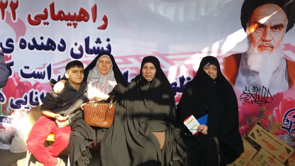 به همت مدیریت امور پردیس های استان تهران

برپایی غرفه استکبارستیزی در مسیر راهپیمایی 22 بهمن 9