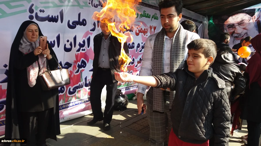 به همت مدیریت امور پردیس های استان تهران

برپایی غرفه استکبارستیزی در مسیر راهپیمایی 22 بهمن 11