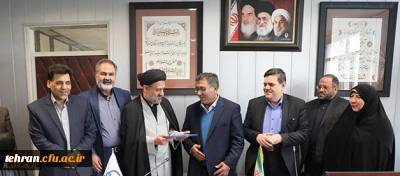 دکتر خنیفر در مراسم معارفه مدیر استانی تهران ابراز امیدواری کرد:

مدیریت استان تهران به عنوان الگوی شایسته ملی و آغازگر اقدامات کلان و ماندنی در دانشگاه باشد