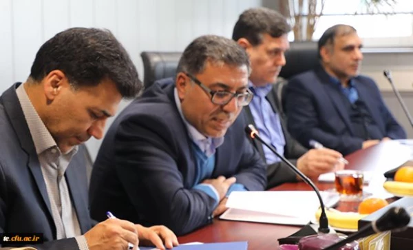 دکتر انصاری راد در جلسه معارفه سرپرست مدیریت امور پردیس های  استان تهران عنوان کرد:

امیداوارم با تمام توان خود در استان بتوانیم منویات مقام معظم رهبری را  بکار ببندیم. 2