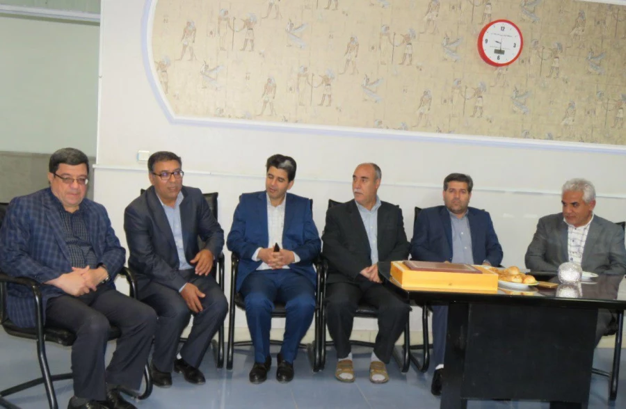 تجلیل از زحمات کارمند بازنشسته مرکز عترت آقای حیدری