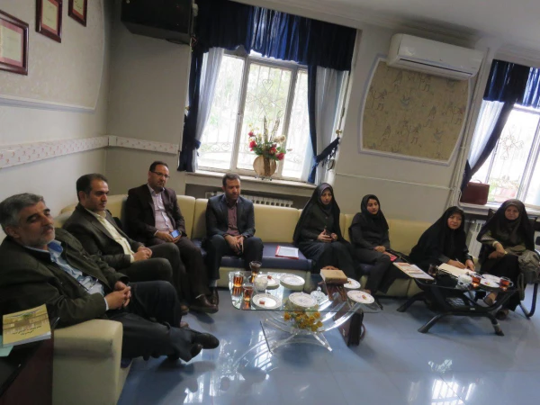 تربیت معلمانی با شایستگی حرفه ای و بهسازی نیروی انسانی