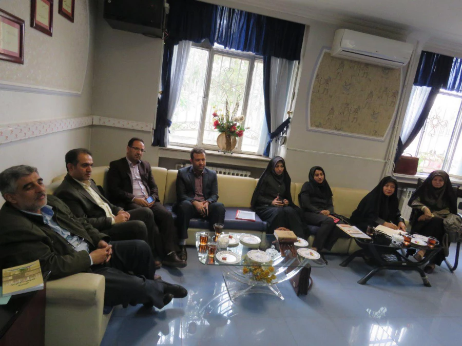 تربیت معلمانی با شایستگی حرفه ای و بهسازی نیروی انسانی