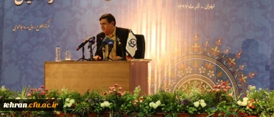 رییس دانشگاه فرهنگیان در مراسم روز دانشجو در پردیس شهید چمران تهران:

معلم آسمان یک جامعه است و هم صحبتی با آسمان ها مایه سربلندی است