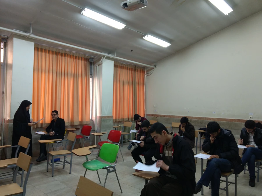 مرکز آموزشی شهدای مکه : 
بازدید مدیریت امور پردیس های استان تهران و معاون آموزشی، فرهنگی و پژوهشی از برگزاری امتحانات پایان ترم 5