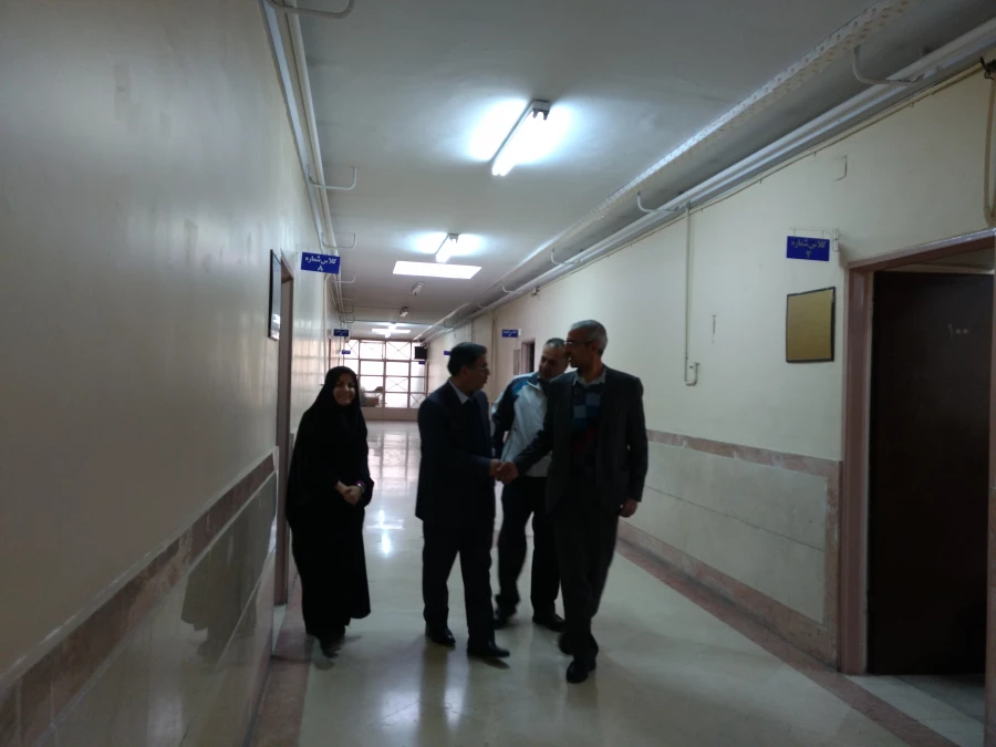 مرکز آموزشی شهدای مکه : 
بازدید مدیریت امور پردیس های استان تهران و معاون آموزشی، فرهنگی و پژوهشی از برگزاری امتحانات پایان ترم 8