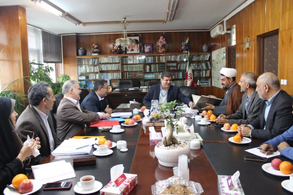 بهره گیری از دانشجو معلمان سال آخر به عنوان معلم حق التدریس و ضرورت حمایت کامل از دانشگاه فرهنگیان