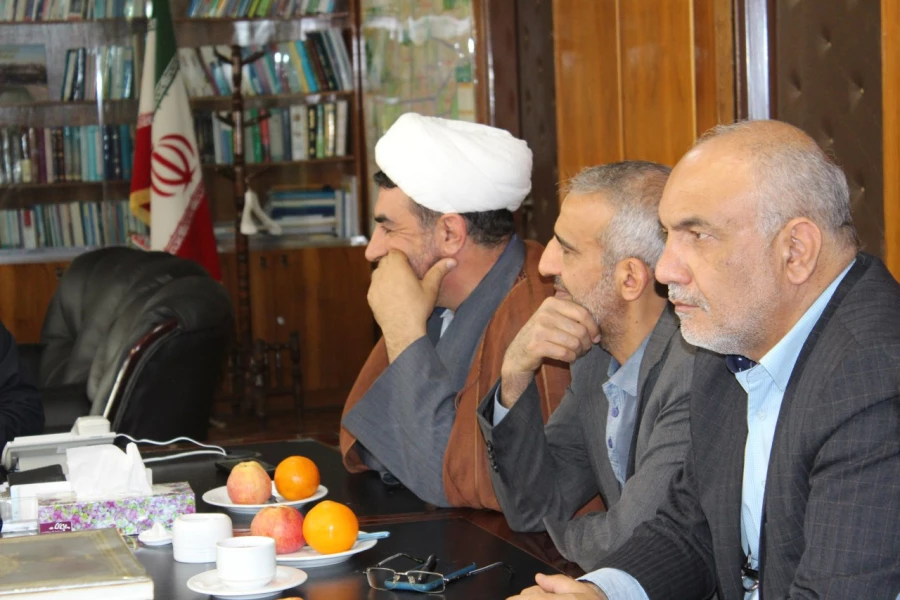 دکتر پرویز انصاری راد سرپرست مدیریت پردیس های استان تهران در دیدار با عبدالرضا فولادوند مدیرکل آموزش و پرورش شهر تهران