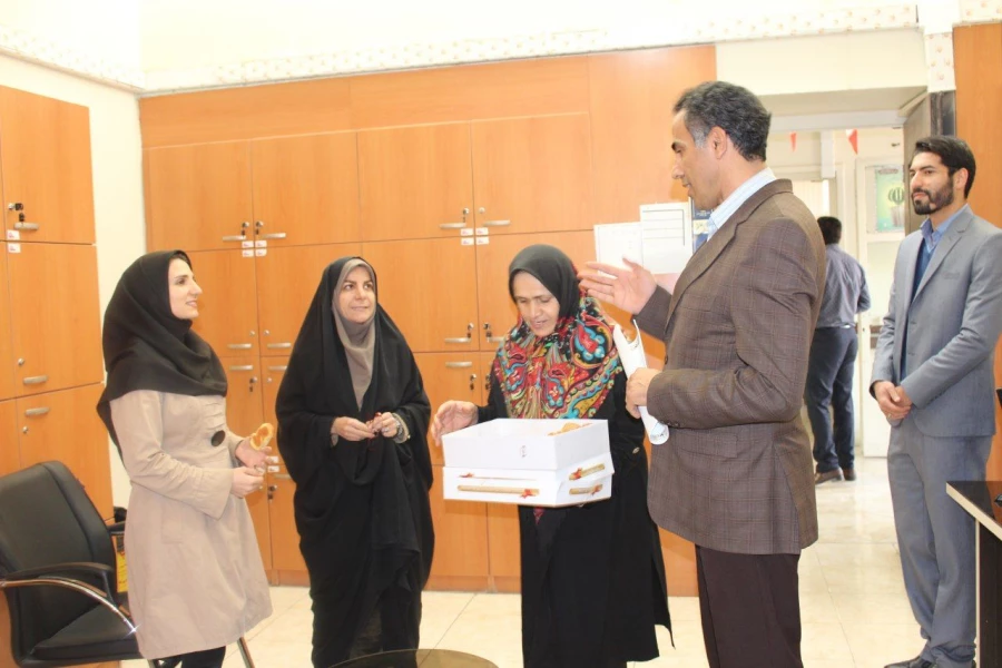 به مناسبت میلاد حضرت صدیقه کبری (س) و روز مادر:

تقدیر و تبریک دکتر شرفی و دکتر نادری از بانوان مدیریت پردیس های استان تهران 2