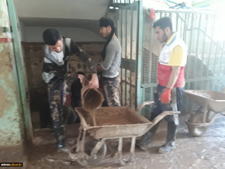 گزارش تصویری از اردوی جهادی دانشجومعلمان استان تهران در کمک به مناطق سیل زده 8