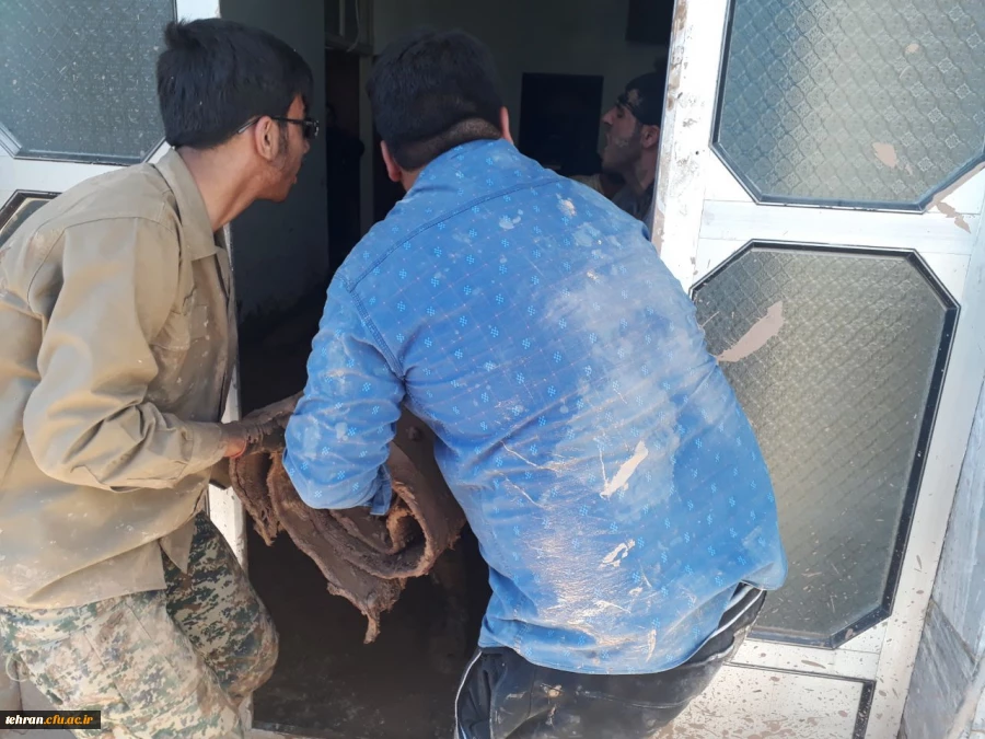 گزارش تصویری از اردوی جهادی دانشجومعلمان استان تهران در کمک به مناطق سیل زده 9