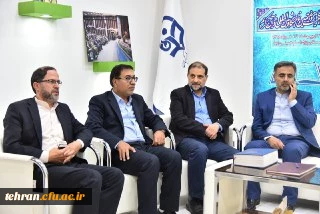 دکتر انصاری راد مدیر غرفه دانشگاه فرهنگیان در نمایشگاه قرآن

